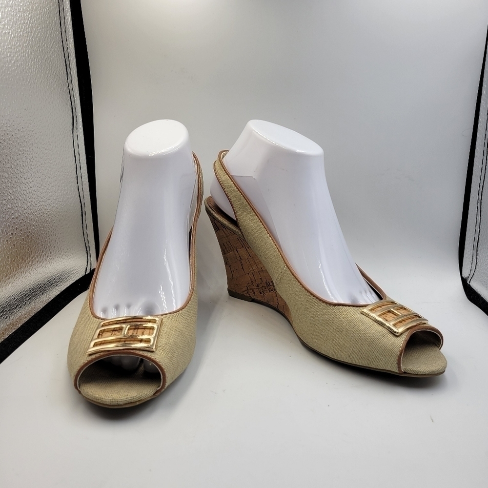 Tommy Hilfiger Tan & Gold Buckle Wedges Sz 9